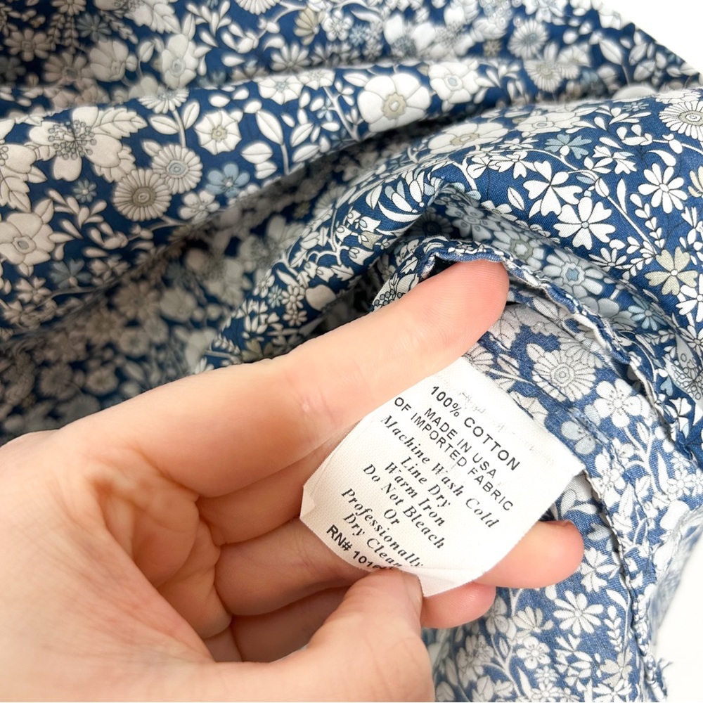 Amy Kuschel Knot Everyday Shirt Blue Floral‎ Print Short Sleeve Button Front Top - Picture 6 of 7